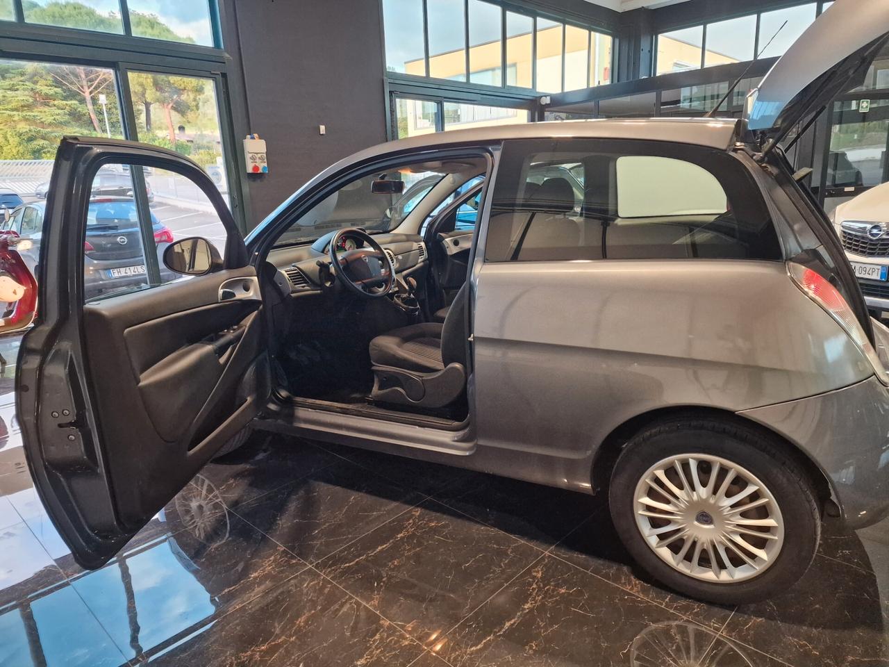 Lancia Ypsilon 1.2 Versus 155 mila chilometri