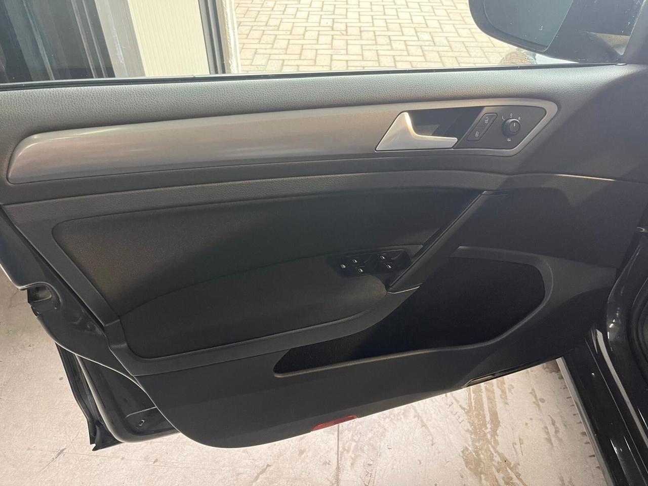 Volkswagen Golf 1.2 BENZINA
