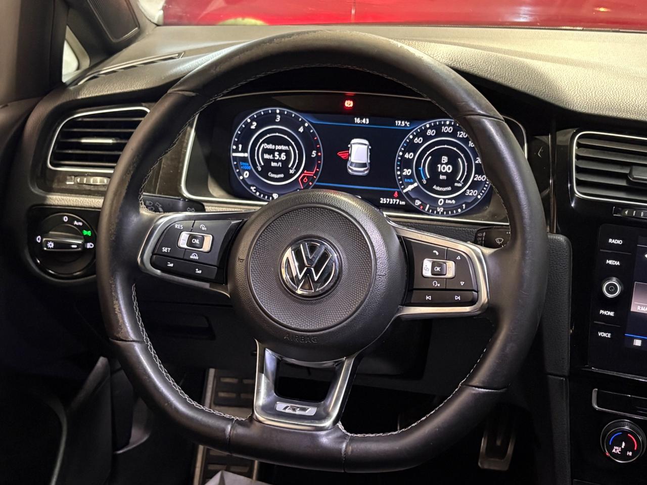 Volkswagen Golf 1.6 TDI 115 CV R-LINE