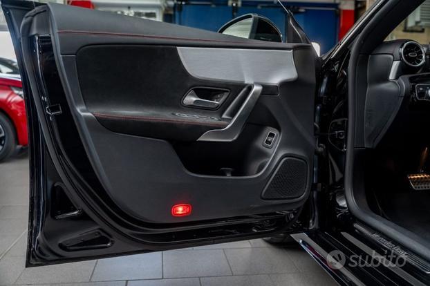 MERCEDES-BENZ CLA 200 d Automatic Premium
