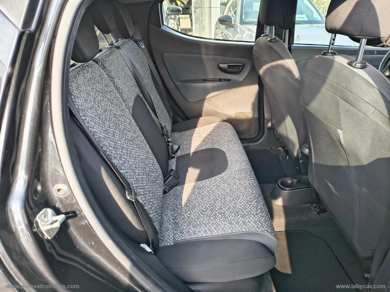 LANCIA Ypsilon 1.2 69 CV 5p. GPL Ecochic BLACK&NOIR