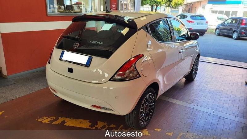 Lancia Ypsilon 1.0 FireFly 5 porte S&S Hybrid Platino