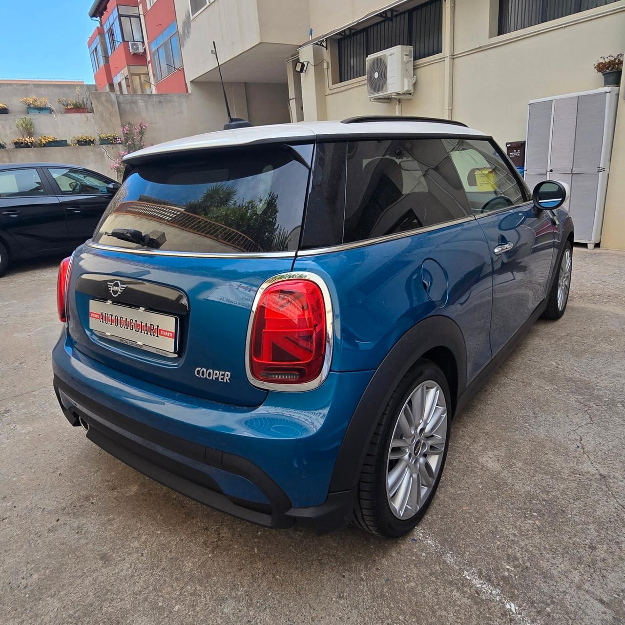 10.300 KM - AUTOMATICA - Mini 1.5 Cooper 136cv Camden Edition