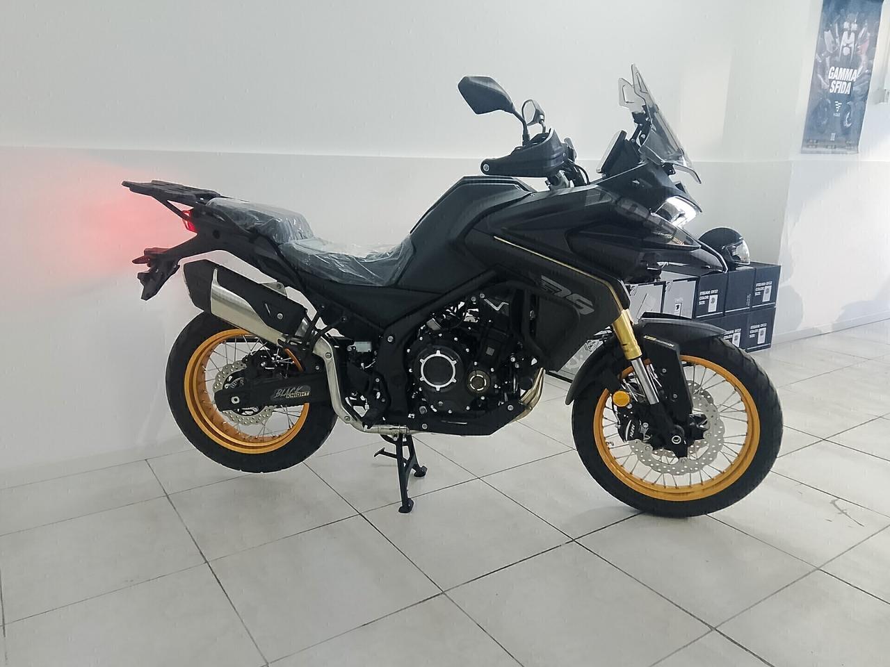 VOGE VALICO 525 DSX BLACK KNIGHT