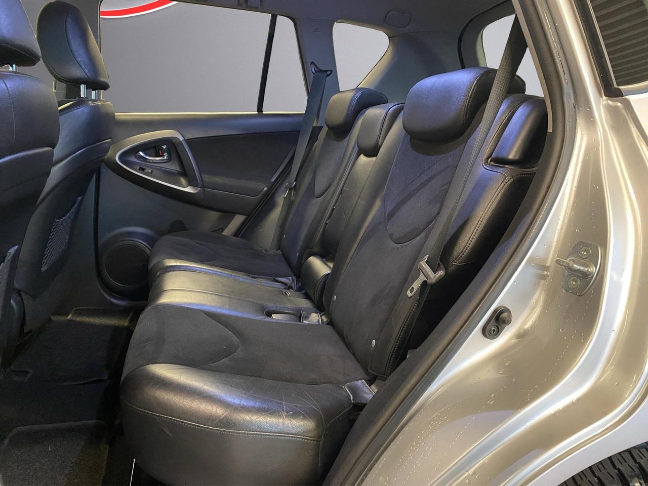 Toyota RAV4 2.2 d-4d Exclusive 150cv