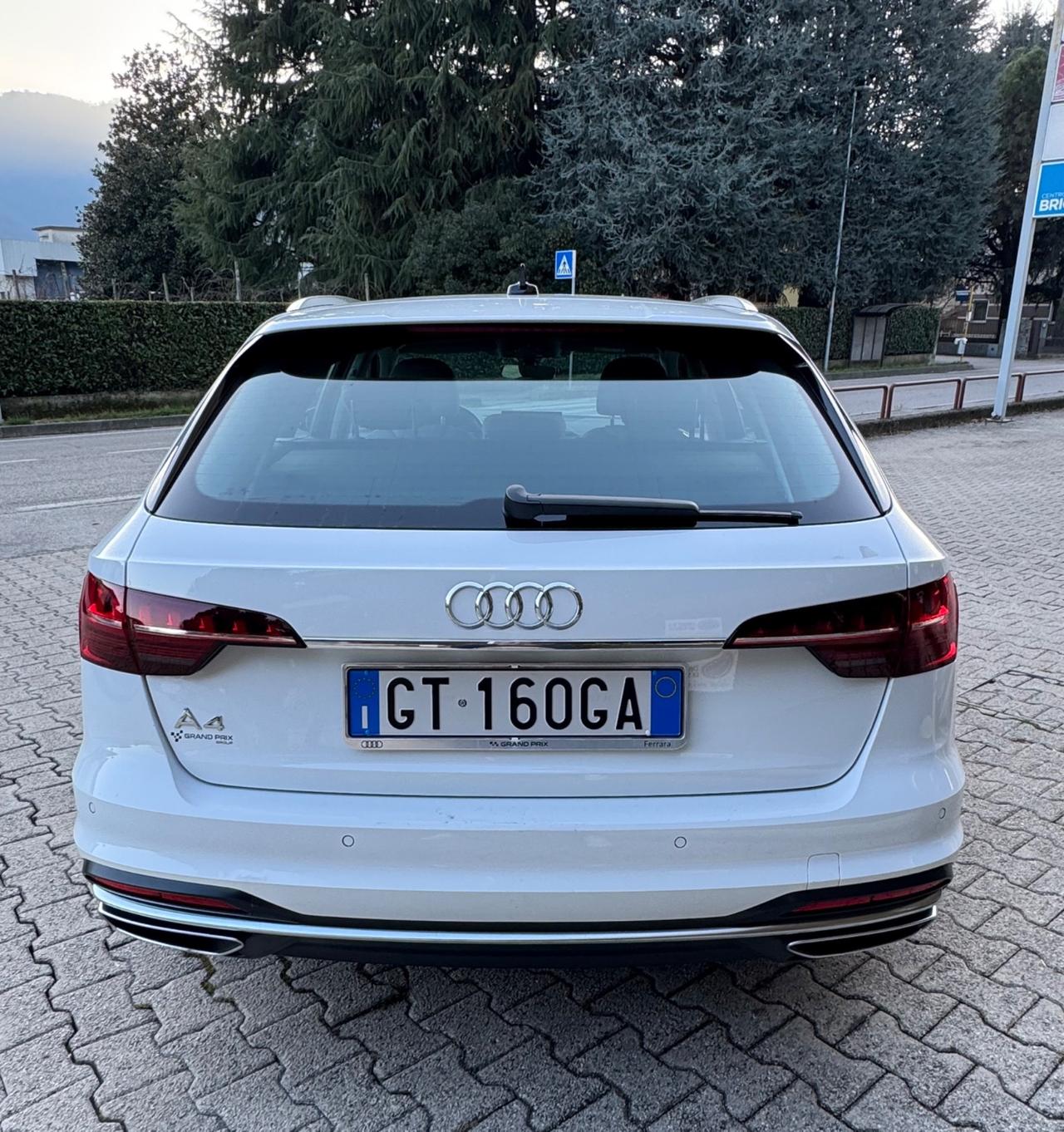 Audi A4 Avant TDI S tronic line edition