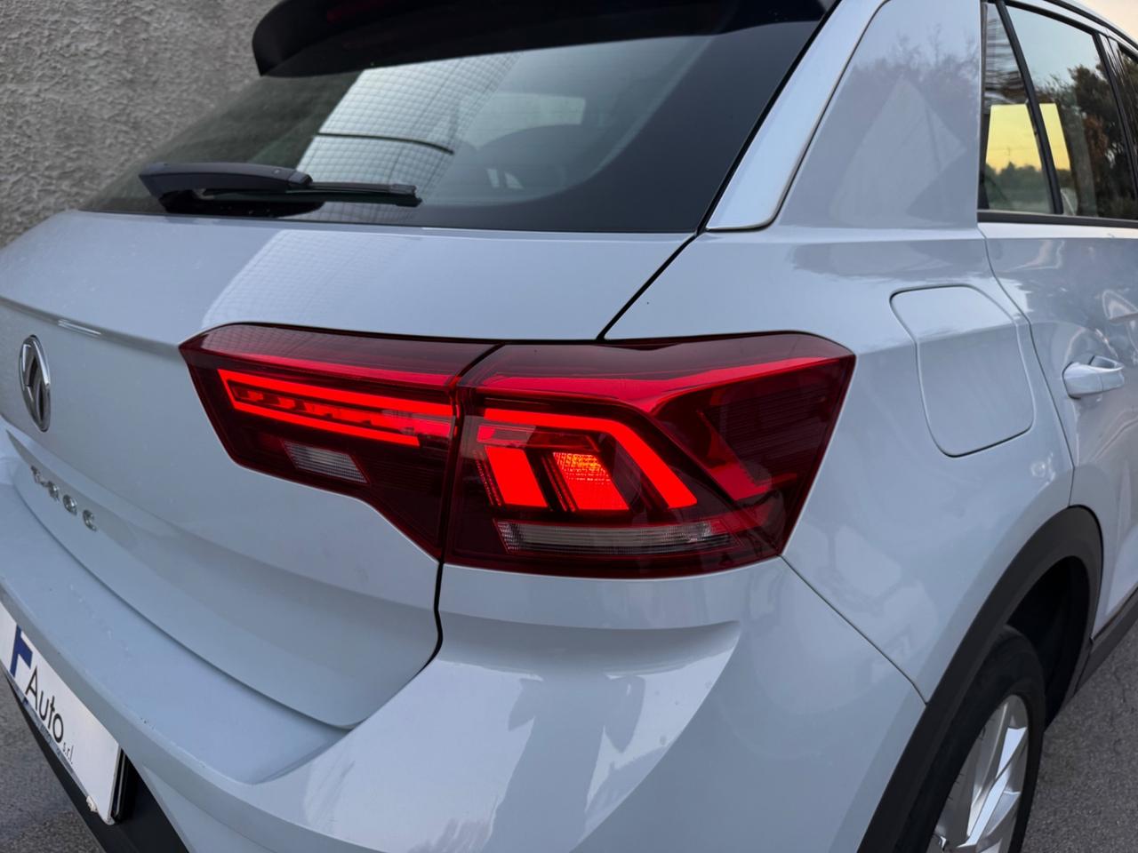 Volkswagen T-Roc 1.6 TDI Advanced,Full LED,cerchi 18”,LED ambiente,ecc.