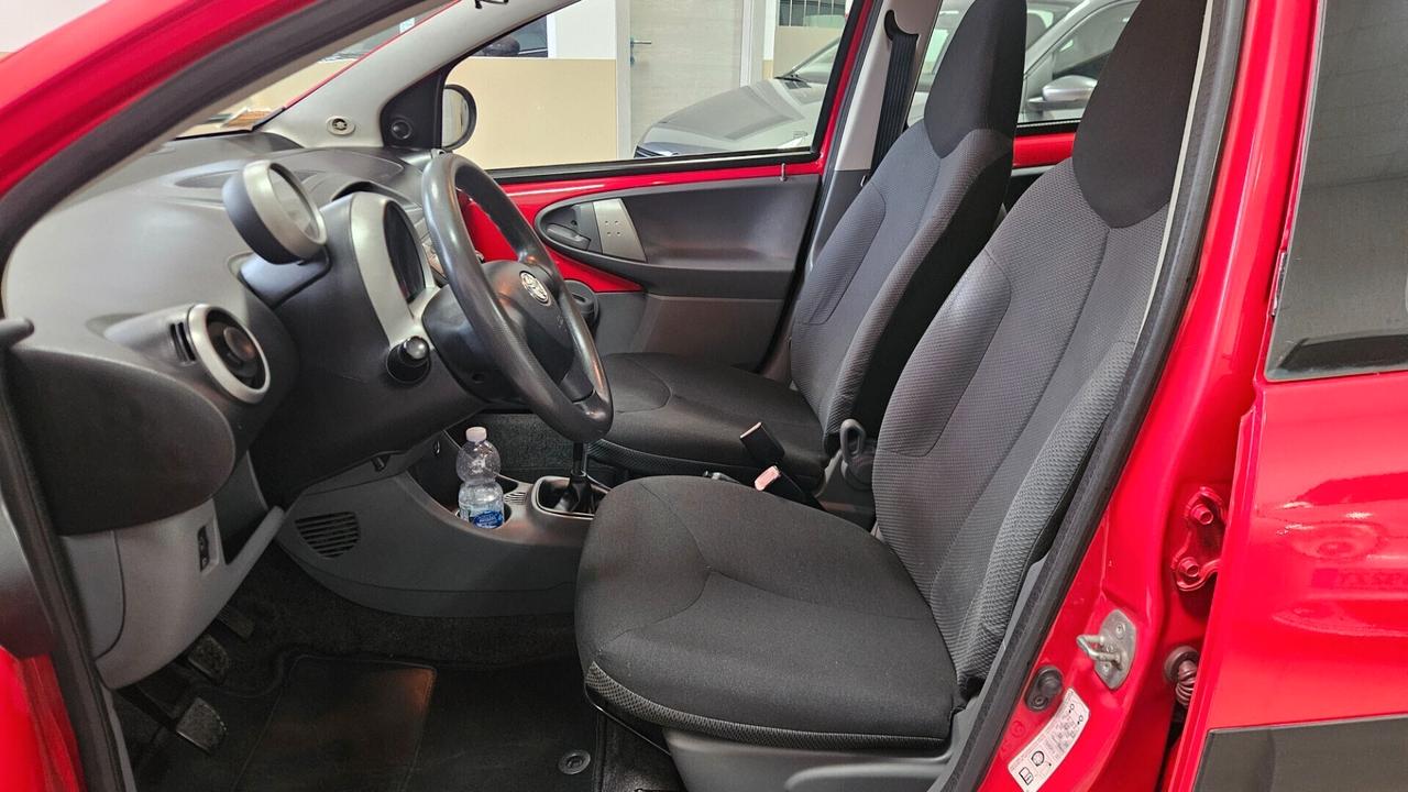 Toyota Aygo 1.0 12V VVT-i 5 porte Sol