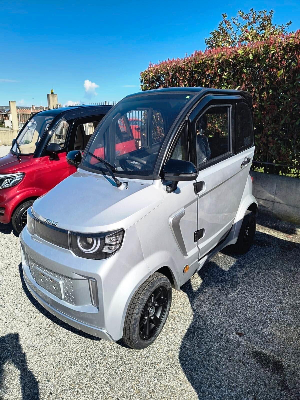 MINI AUTO ELETTRICA PER ANZIANI O PER DISABILI