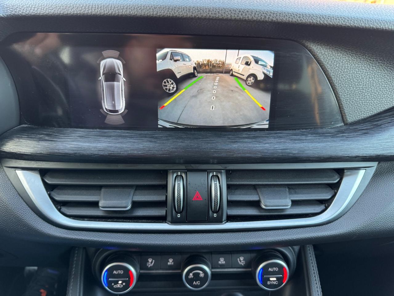 Alfa Romeo Stelvio 2.2 Turbodiesel 160 CV AT8 RWD ROSSO EDIZIONE