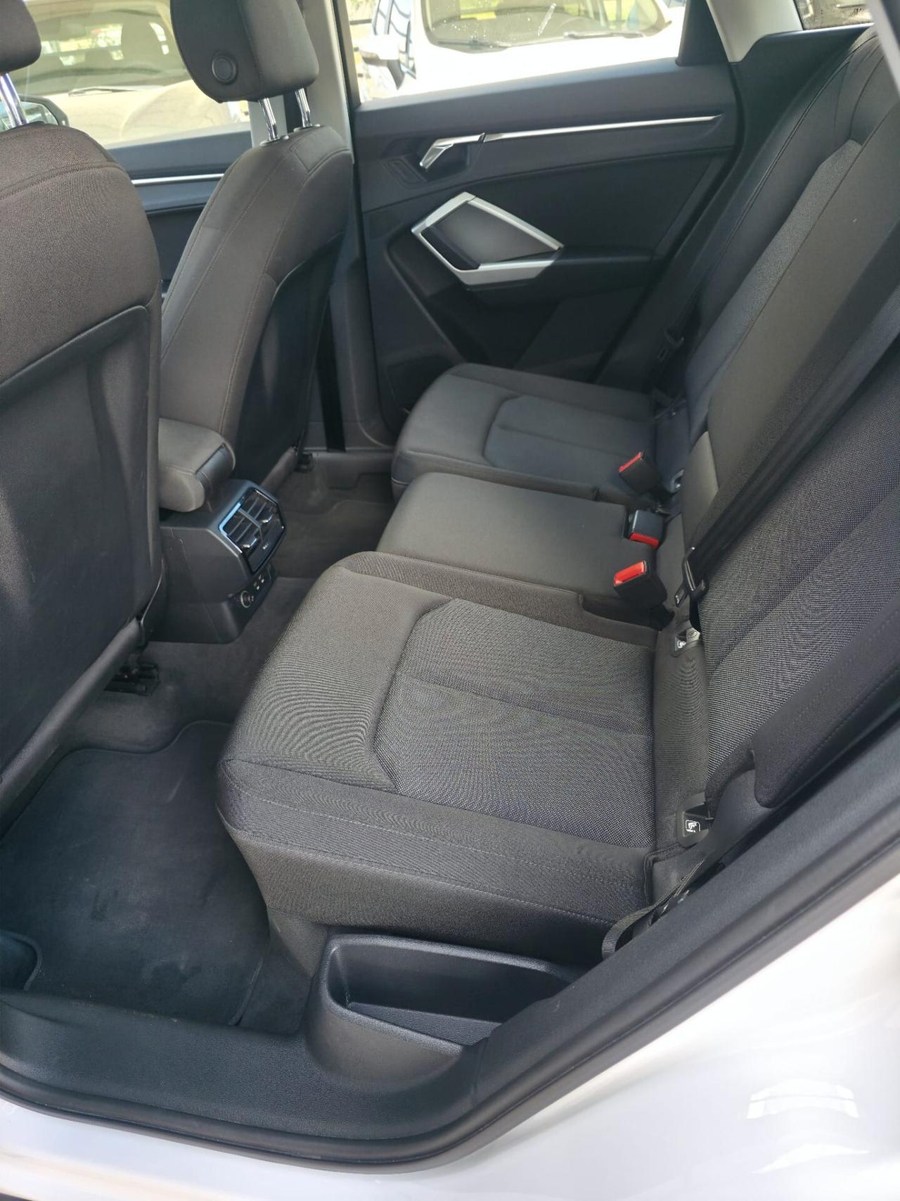 Audi Q3 2.0 TDI 150 CV S tronic