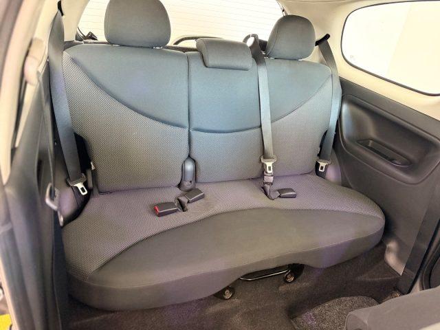 TOYOTA Yaris 1.3i 16V cat 3 porte Sol