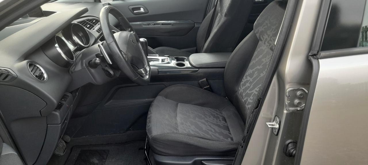 Peugeot 3008 1.6 HDi 110CV cambio robotizzato Premium