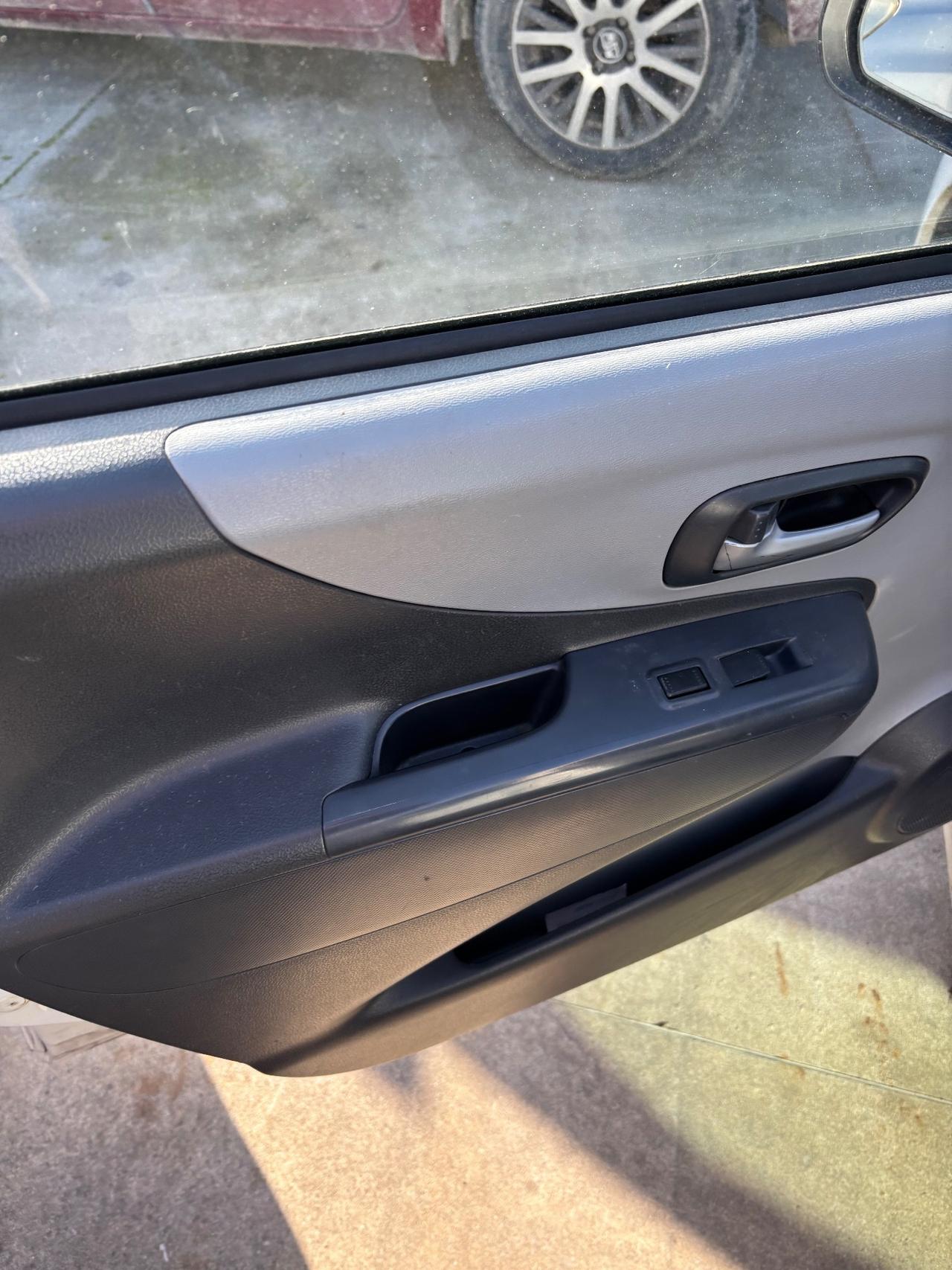 Nissan Pixo 1.0 5 porte GPL Eco Active neo patentato