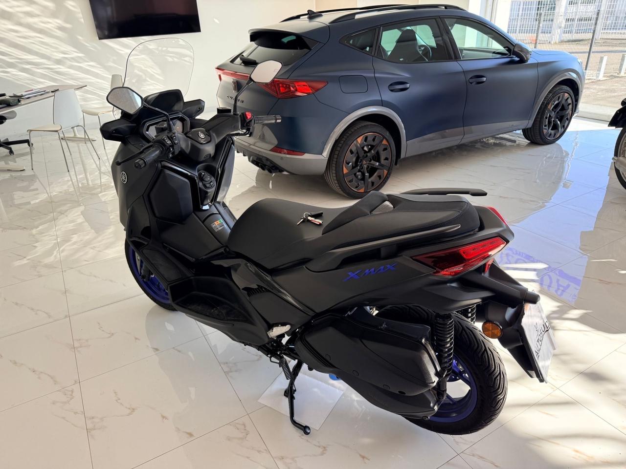 Yamaha X-Max 300