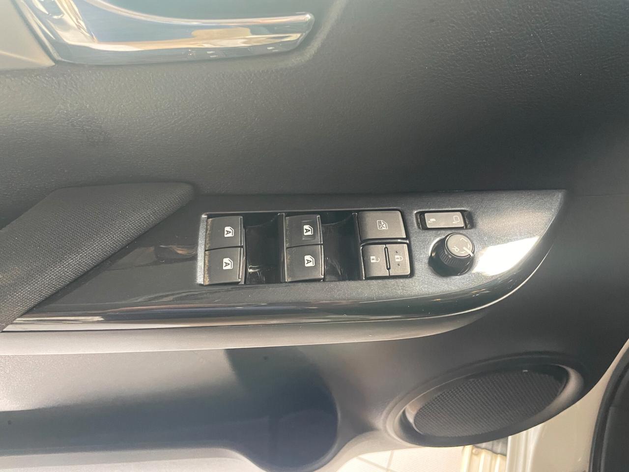Toyota Hilux 2.4 D-4D A/T 4WD 4 porte Double Cab Executive
