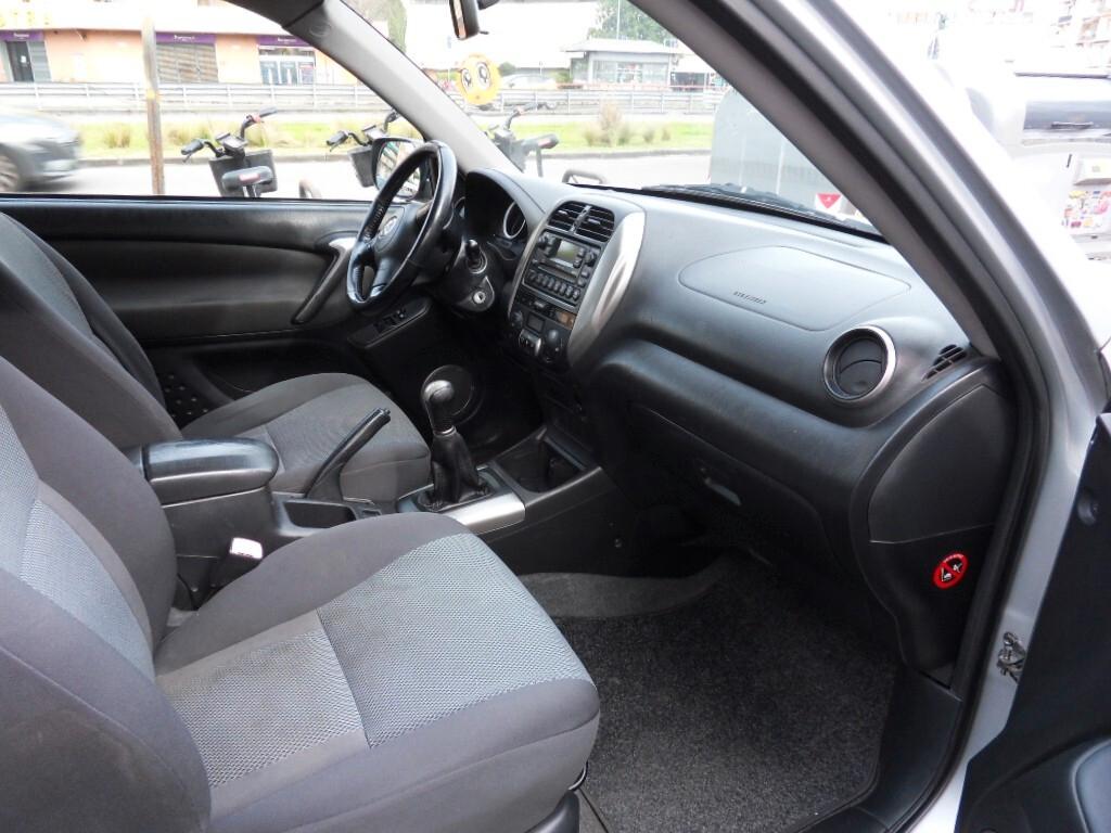 Toyota RAV 4 RAV4 2.0 16V cat 3 porte