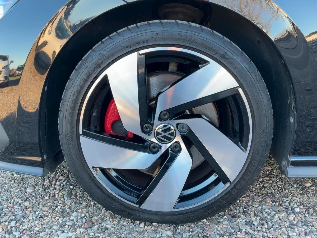 Volkswagen Golf GTI 18" SENS PARK DOPPI CRUISE ADATTIVO RETROCAMERA GUIDA DI 2°LIVELLO IN ARRIVO OPZIONABILE