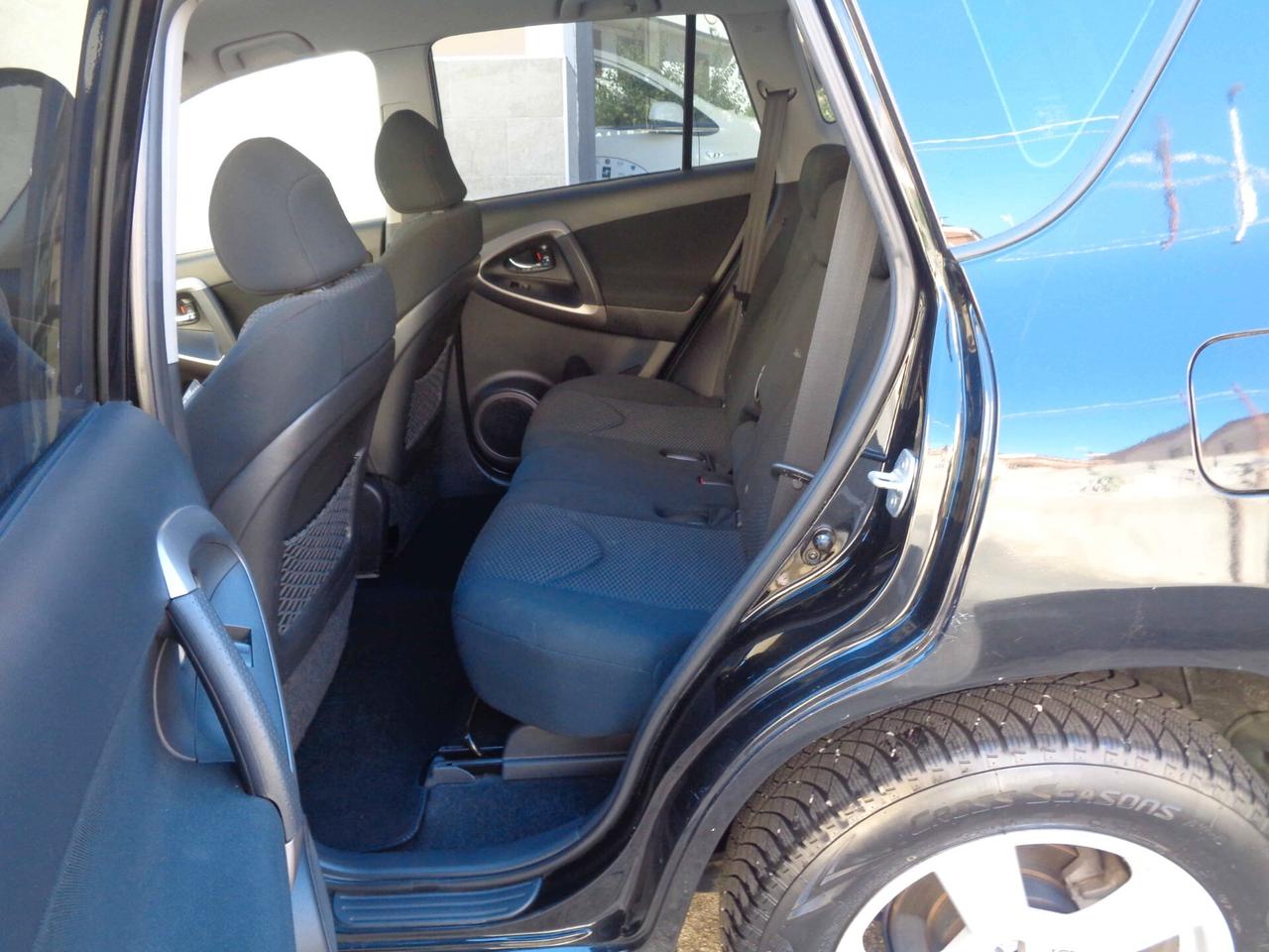 Toyota RAV4 2.2 D-4D 136CV Sol (Finanziabile)