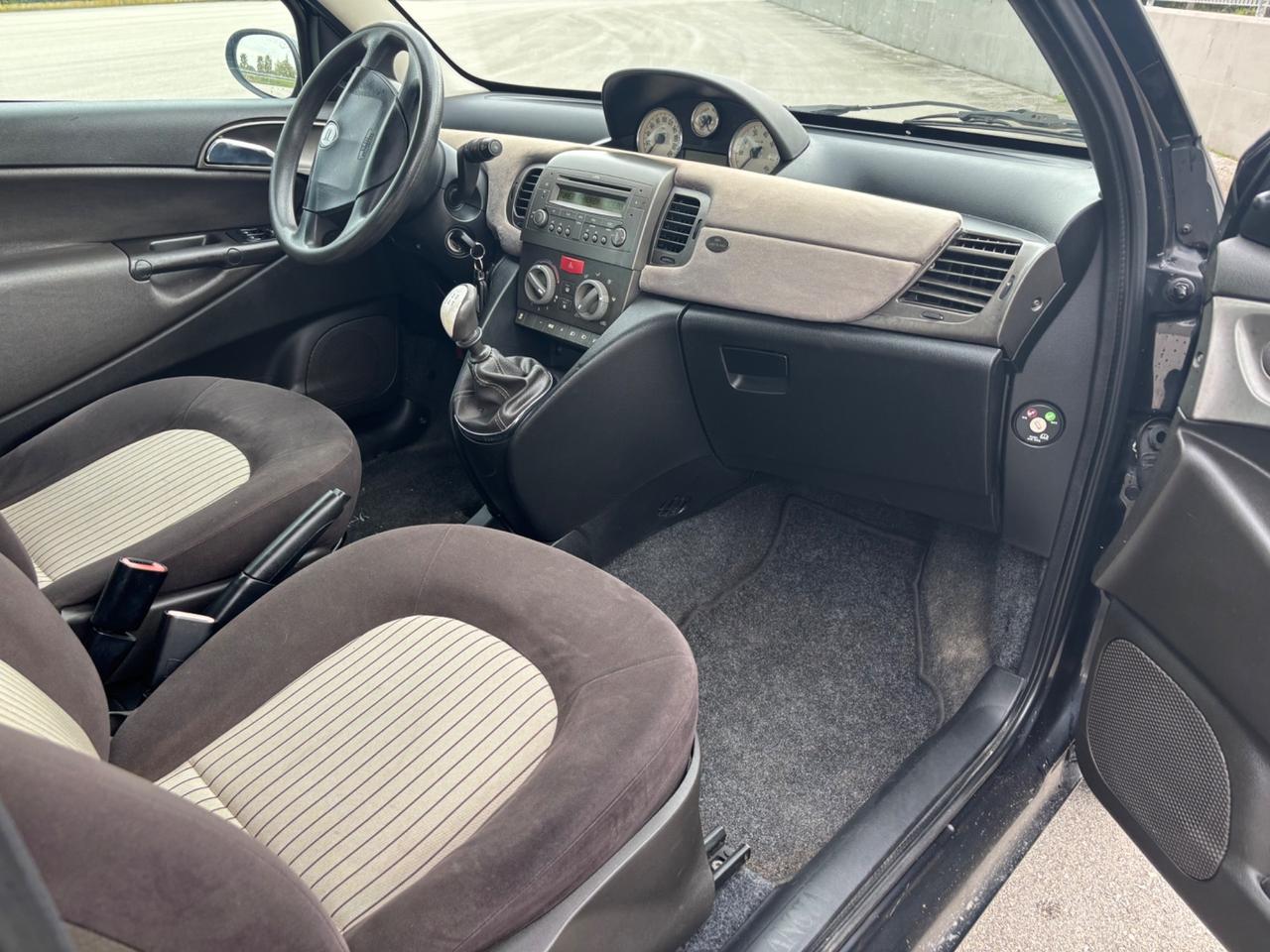 Lancia Ypsilon 1.2 16V Argento