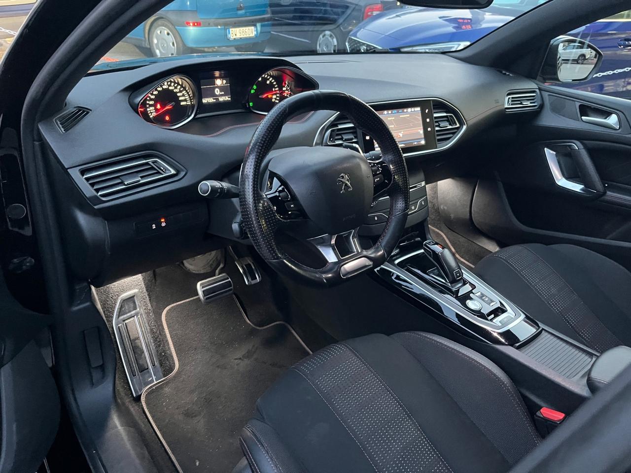 PEUGEOT 308 - GT LINE