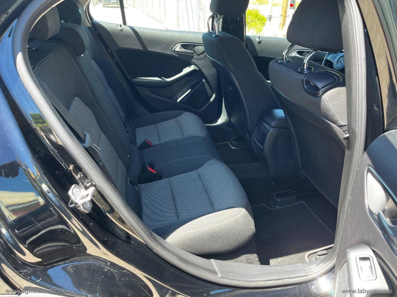 MERCEDES-BENZ GLA 200 d Automatic Sport