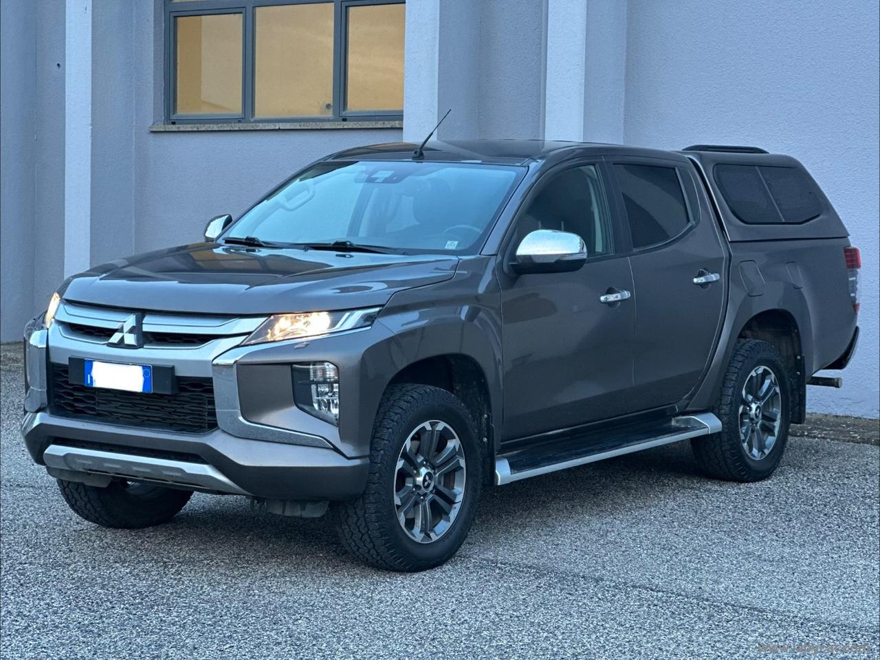 MITSUBISHI L200 2.3 D DoubleCab 4x4 Sup.Sel.INTENSE