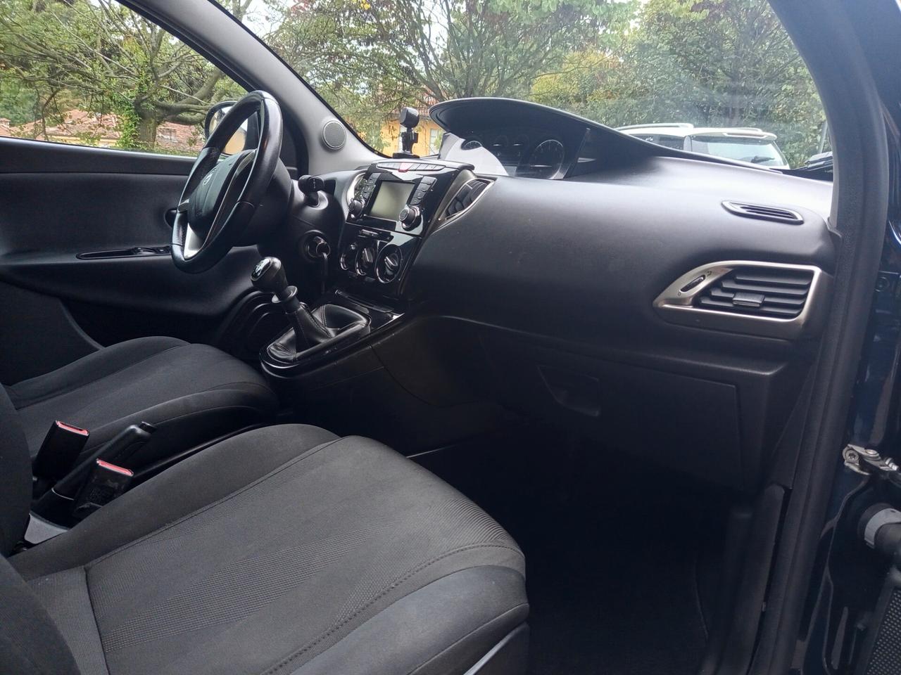 Lancia Ypsilon 1.2 69 CV 5 porte S&S Platinum 11/2018