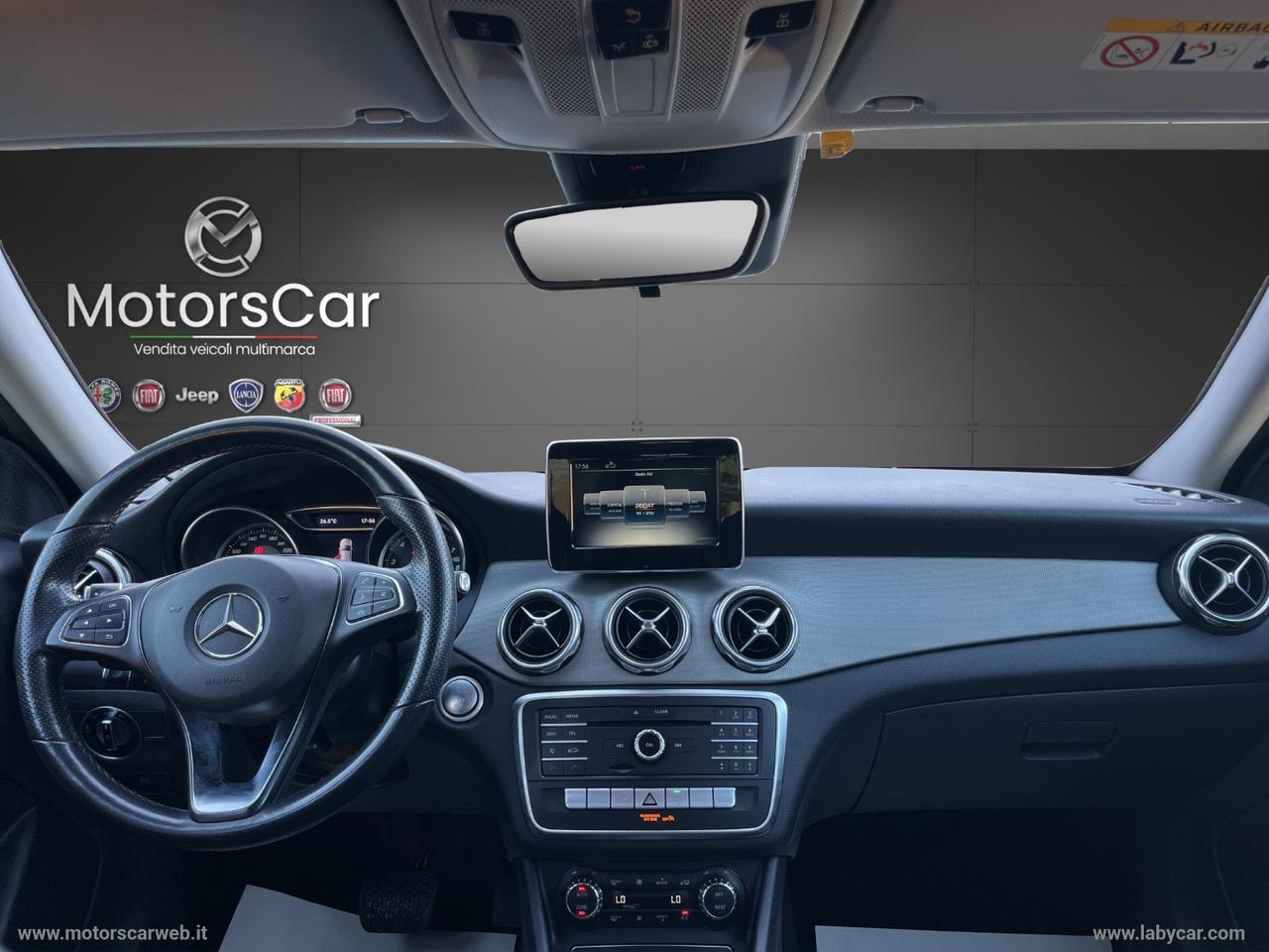 MERCEDES-BENZ GLA 200 Sport