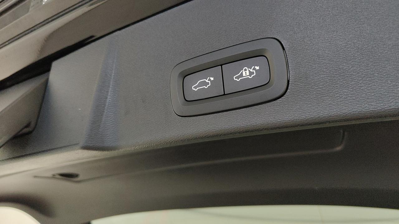 VOLVO XC40 2.0 b3 Core auto