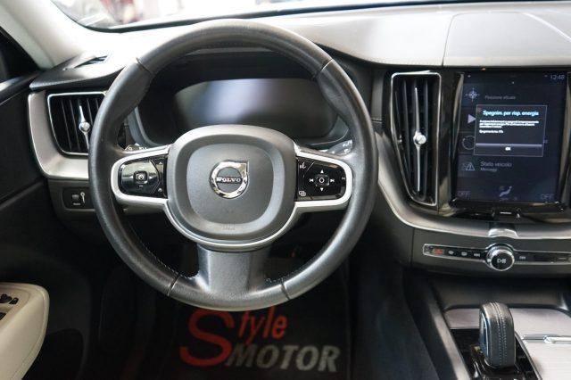 VOLVO XC60 B4 AWD Geartronic Inscription Ufficiale Certificat