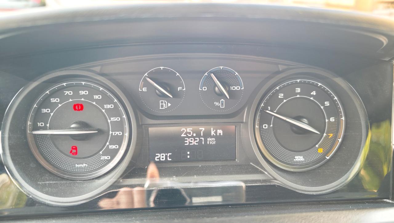 PARI A NUOVA YPSILON 1.0HYBRID 10/2023 KM 39.000