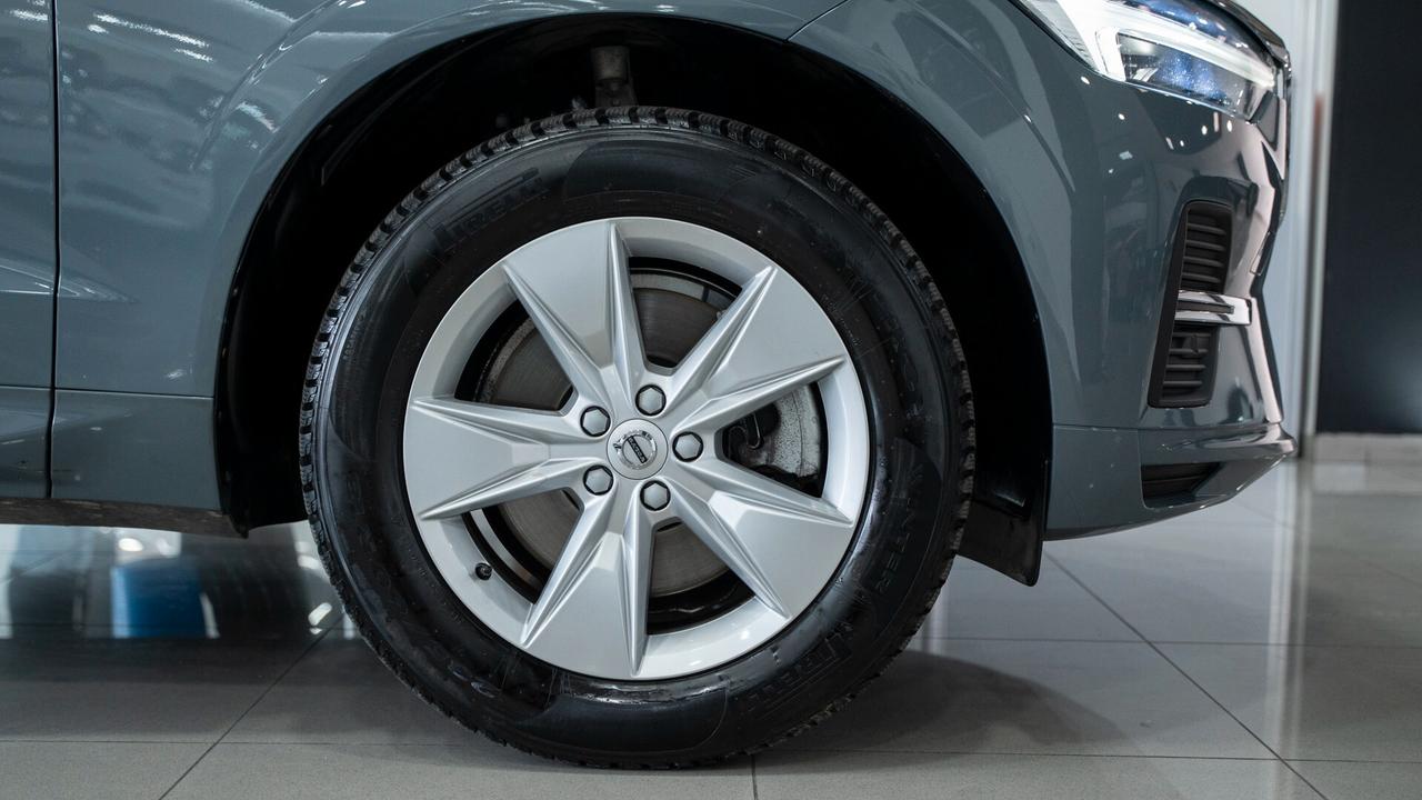 Volvo XC 60 XC60 B4D 2.0 GEARTRONIC AWD MOMENTUM SPORT LED NAVI FULL OPTIONAL