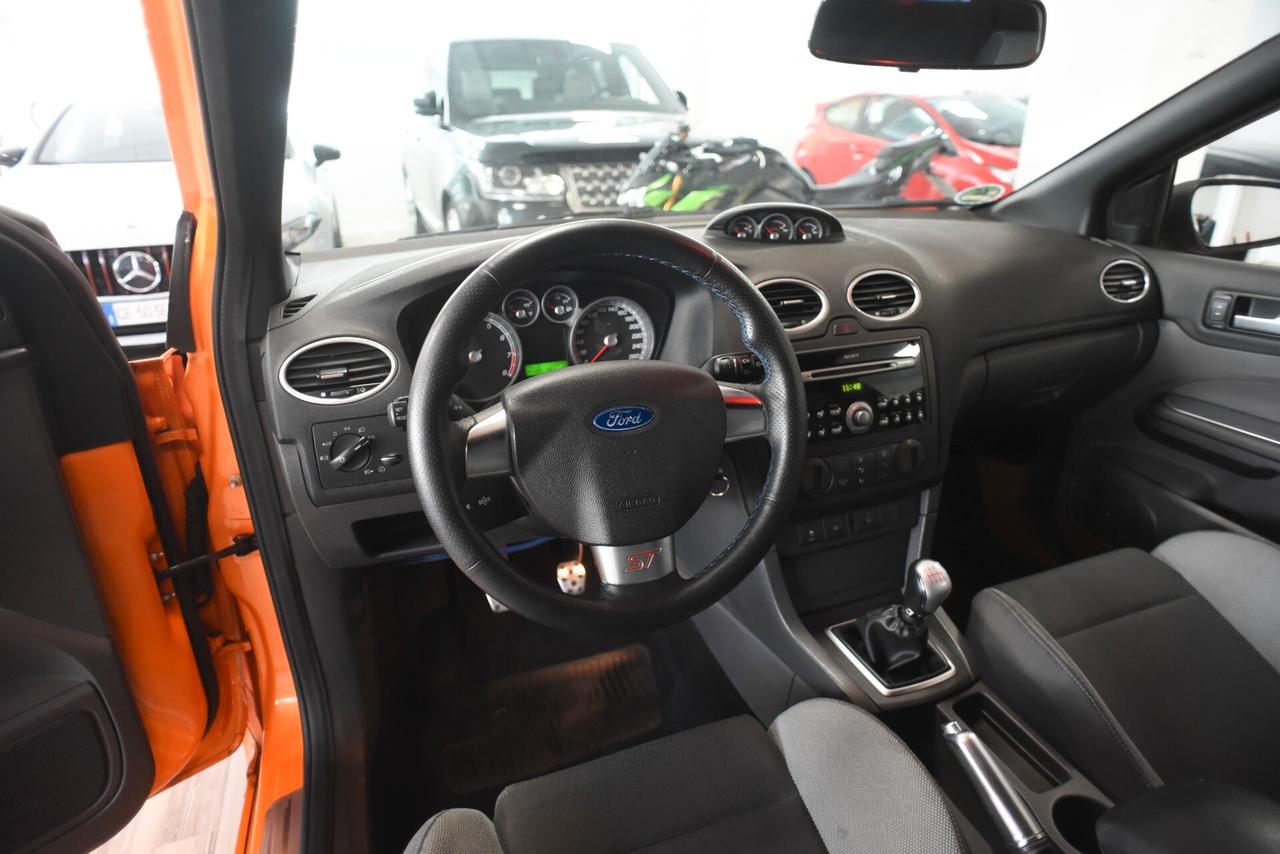 Ford Focus CC 2.5T (225CV) 20V Coupè ST