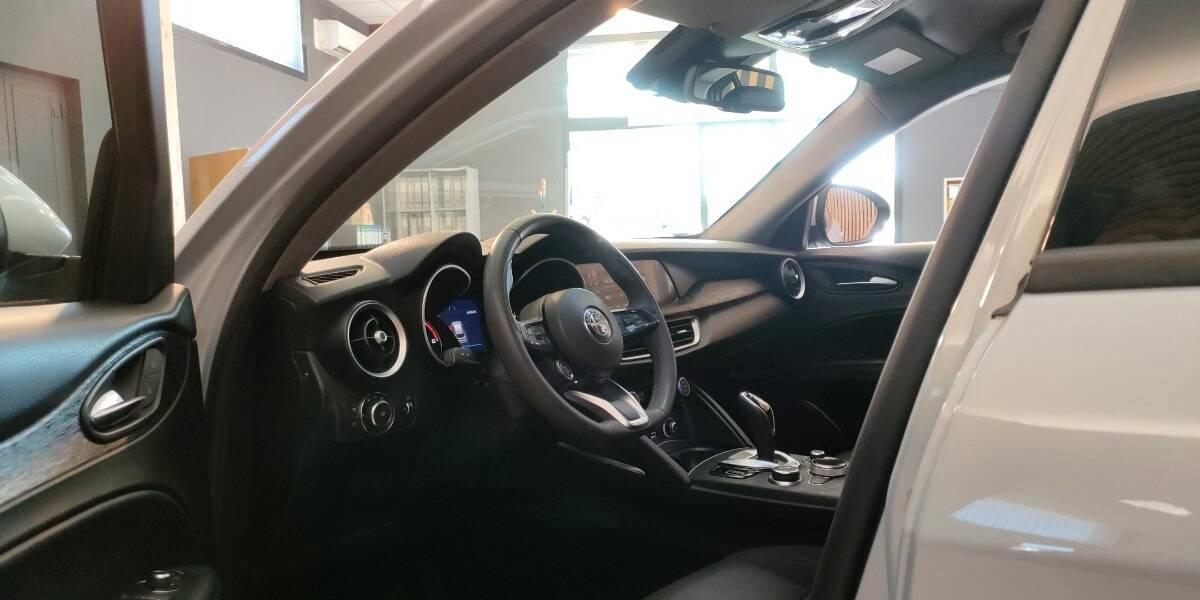 Alfa Romeo Stelvio 2.2 t Business Q4 190cv auto