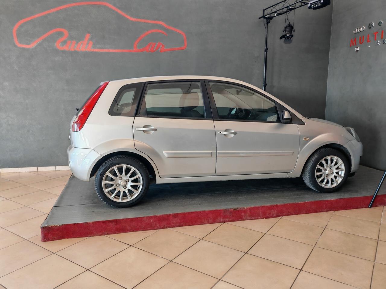 Ford Fiesta 1.4 TDCi 5p. Ghia