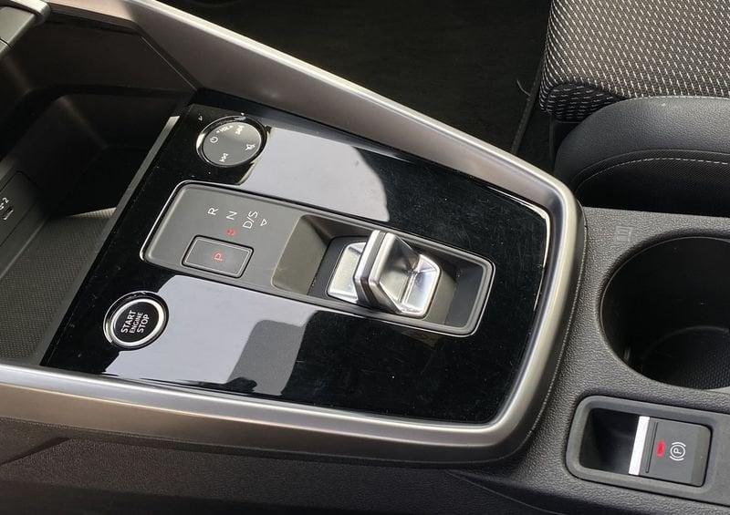 Audi A3 SPB S Line interno 2.0 TDI 150CV S-Tronic 35