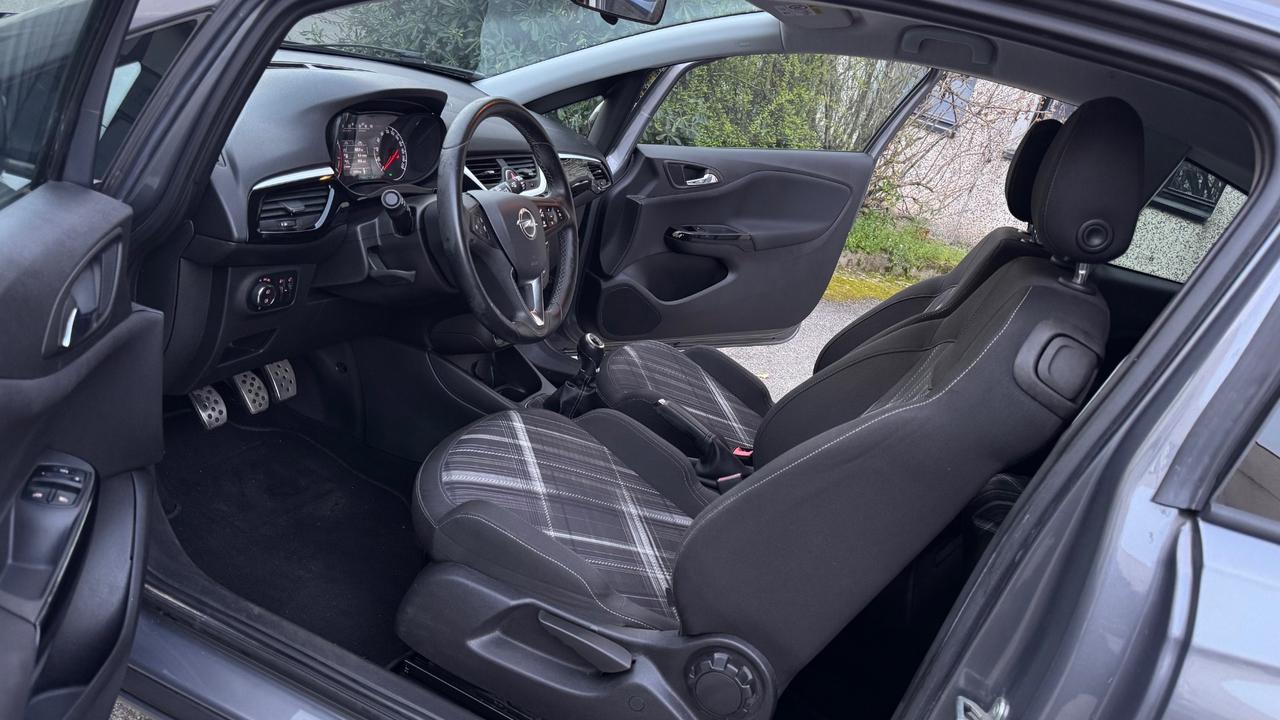 Opel Corsa 1.2 Coupé b-Color Unico prop