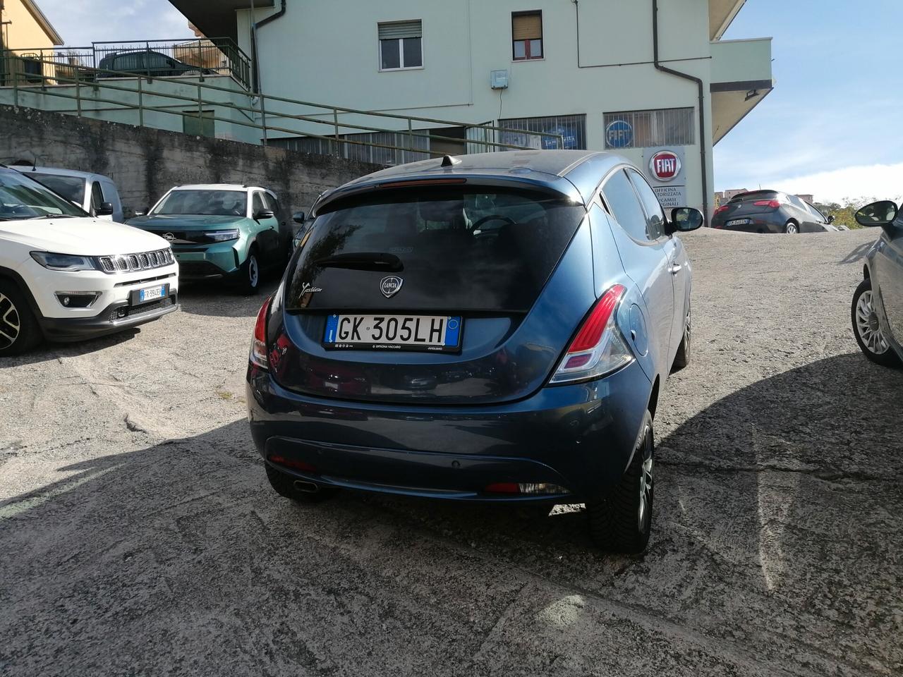 Lancia Ypsilon 1.2 69 CV 5 P GPL Gold