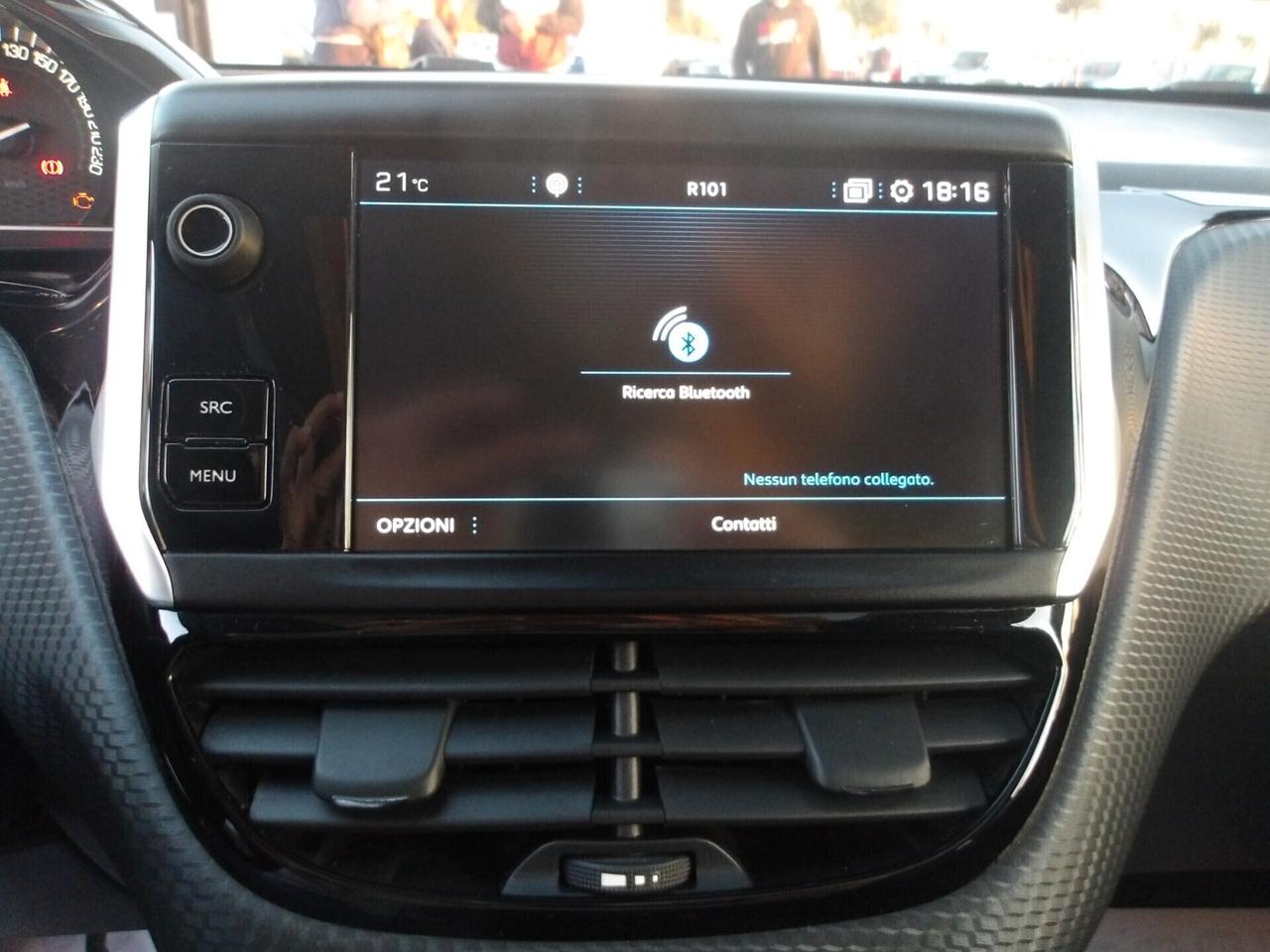 PEUGEOT 2008 1.2 BENZ-GT LINE-AUTO-NAVI