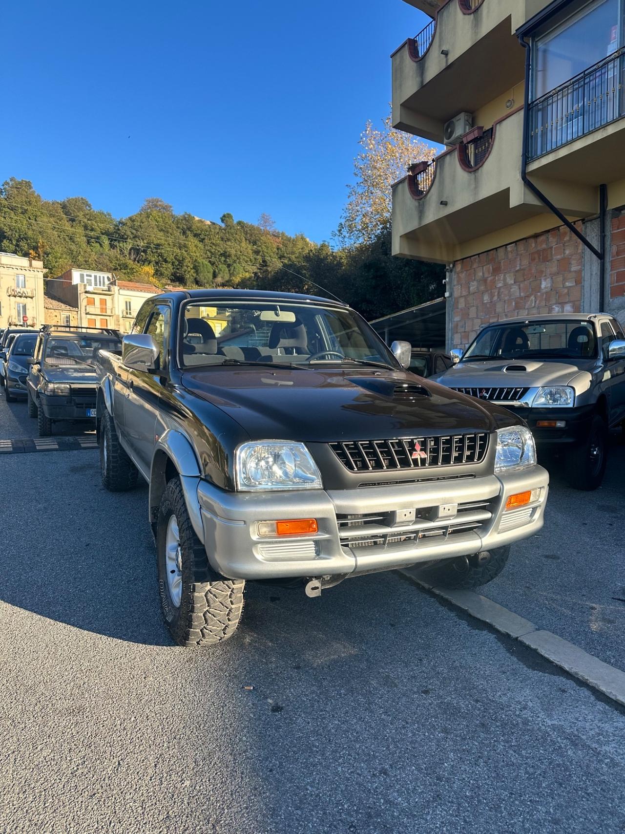 Mitsubishi L200 2.5 TDI 4WD Club Cab Pick-up GLS