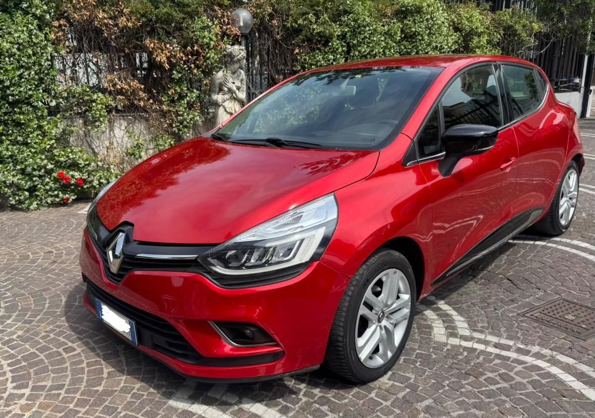 RENAULT Clio TCe 12V 90CV GPL 5p. Moschino Int.