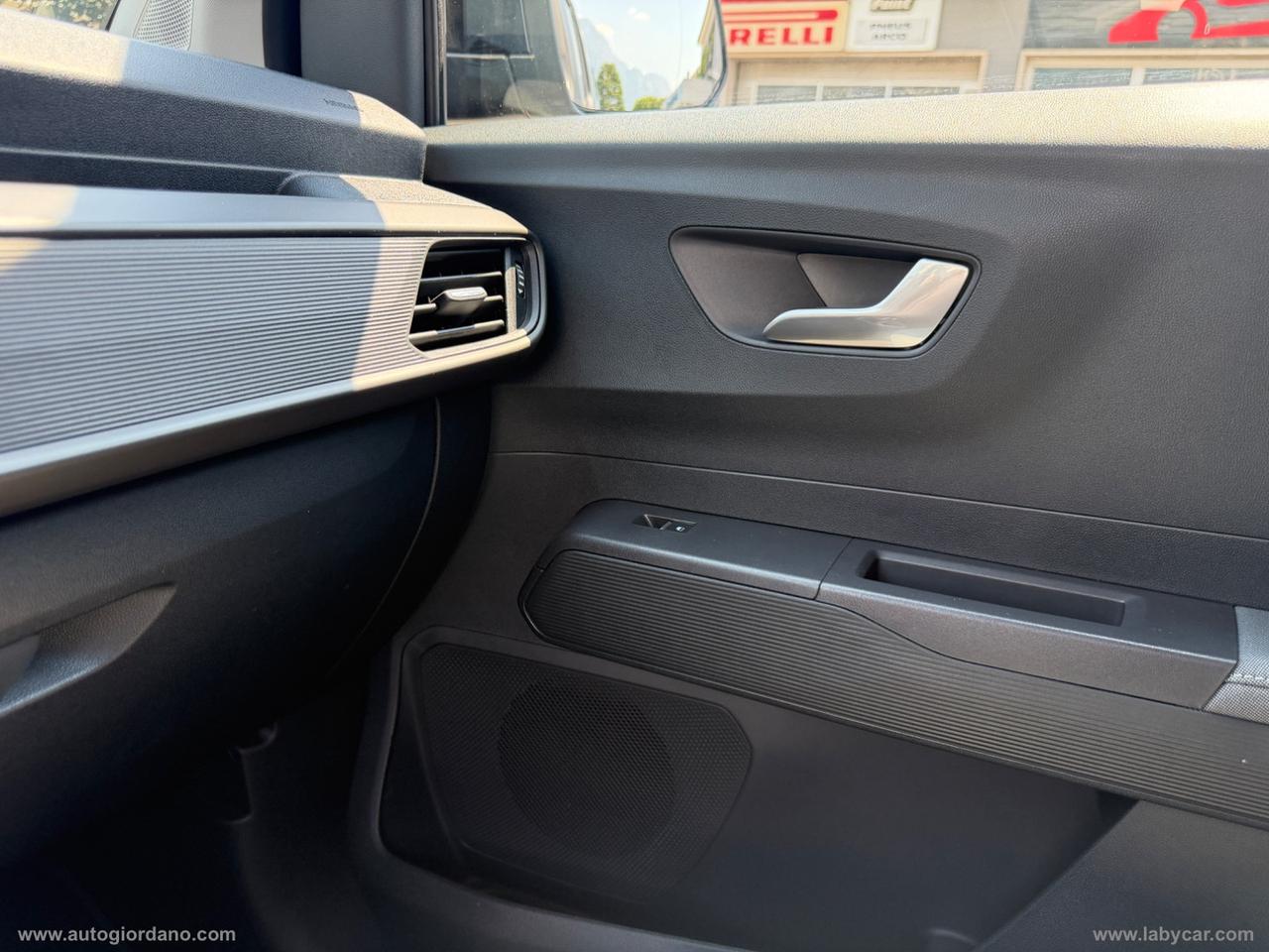 FORD Tourneo Courier 1.0 EcoBoost Titanium