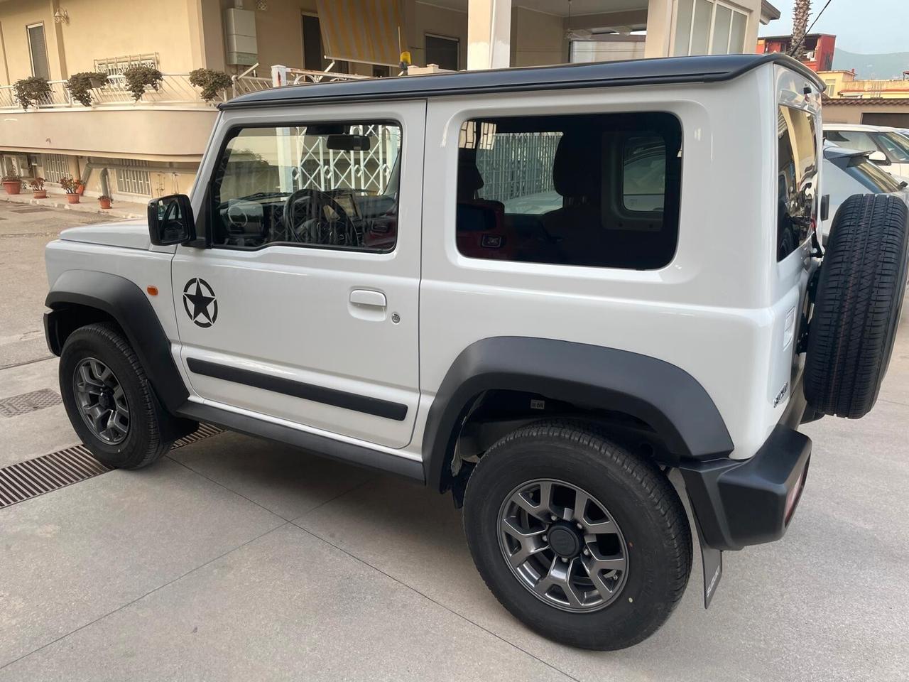 Suzuki Jimny 1.5 5MT Top