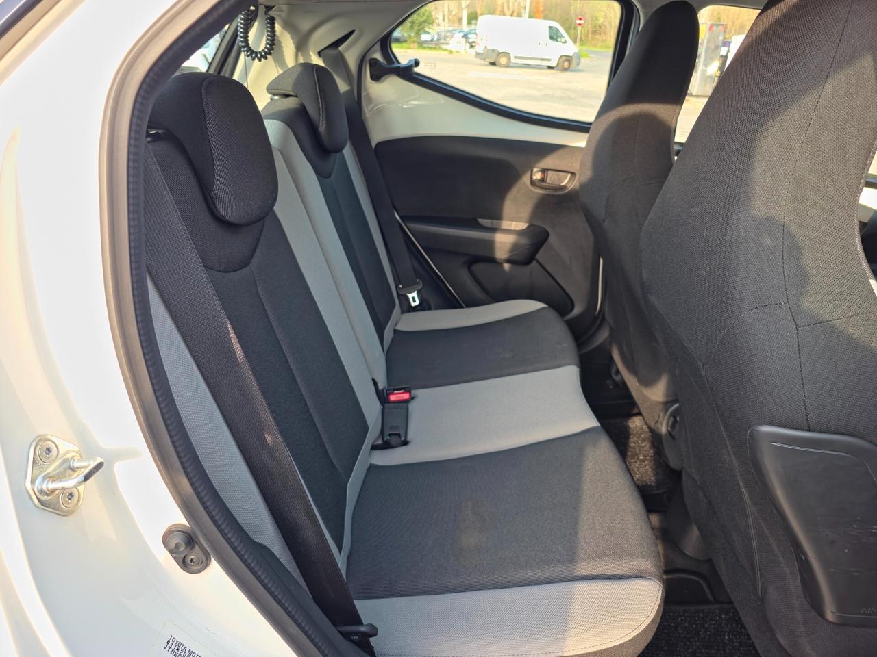 Toyota Aygo 1.0 VVT-i 69 CV 5 porte x-cite MMT 2014-E5B Automatico NEO