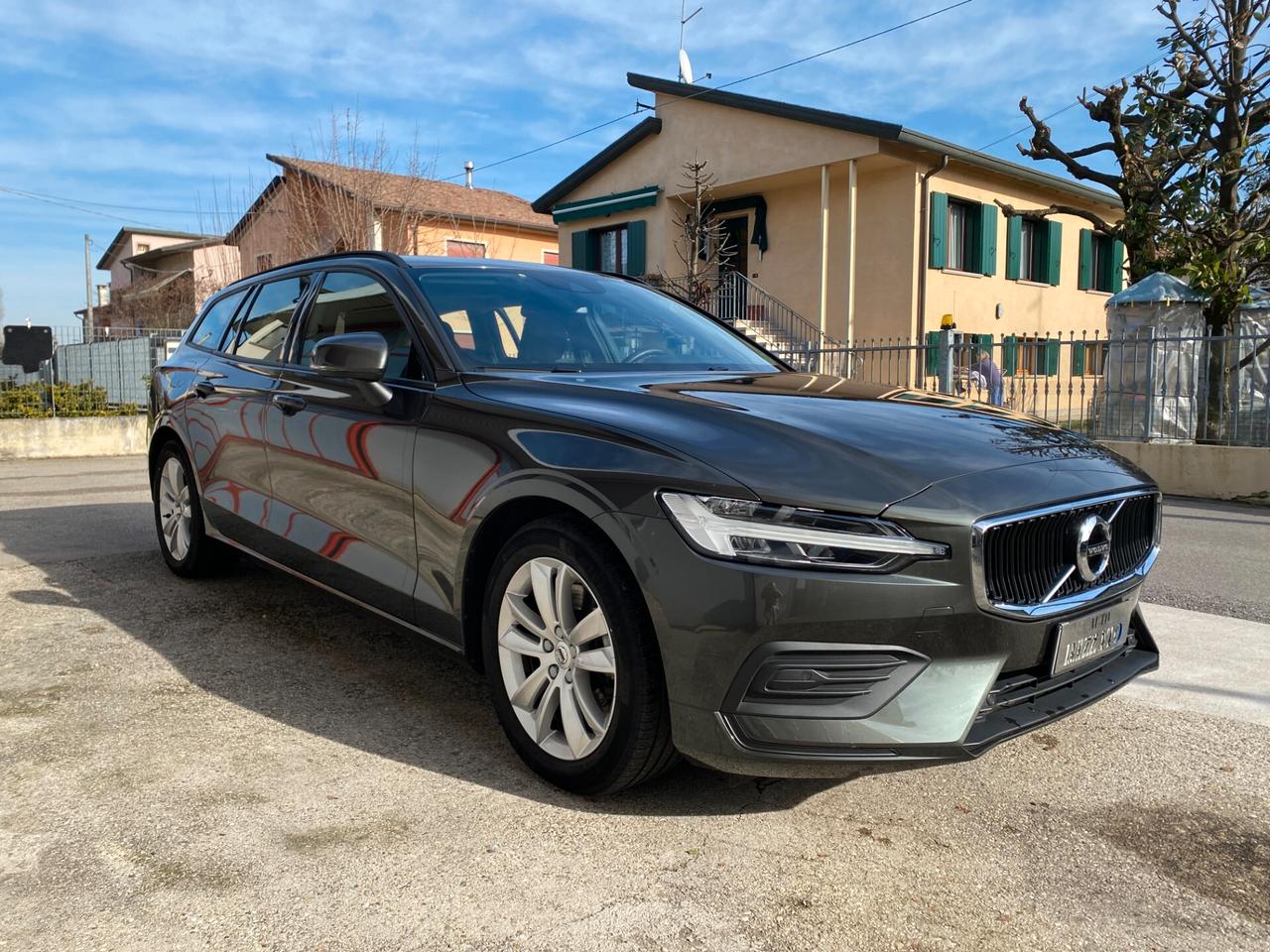 Volvo V60 B3 Geartronic Momentum Business
