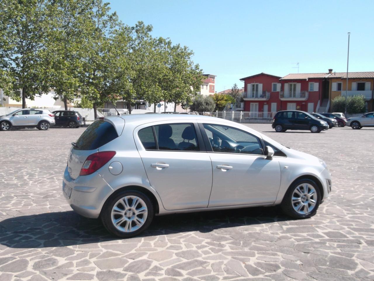 Opel Corsa 1.3 Cdi 5P. Neopatentati 2012