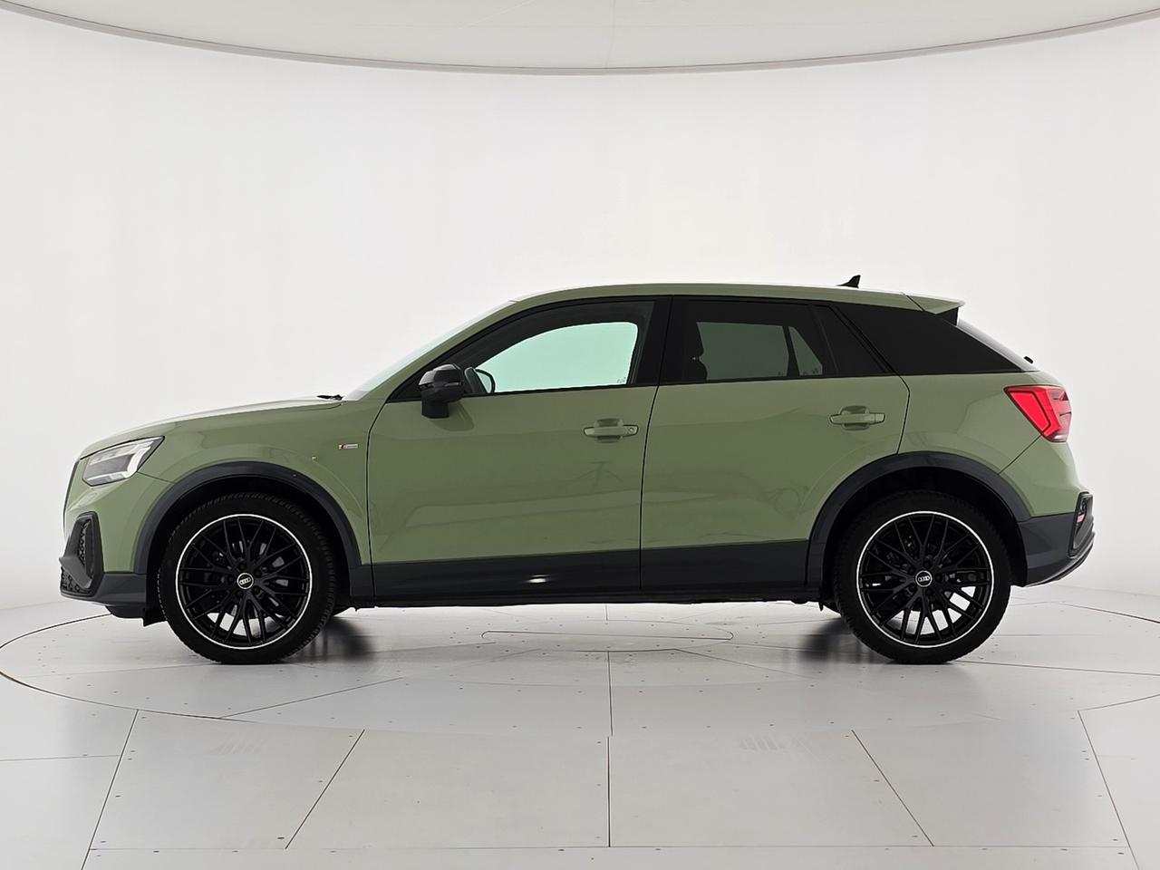 Audi Q2 35 2.0 tdi identity black s-tronic