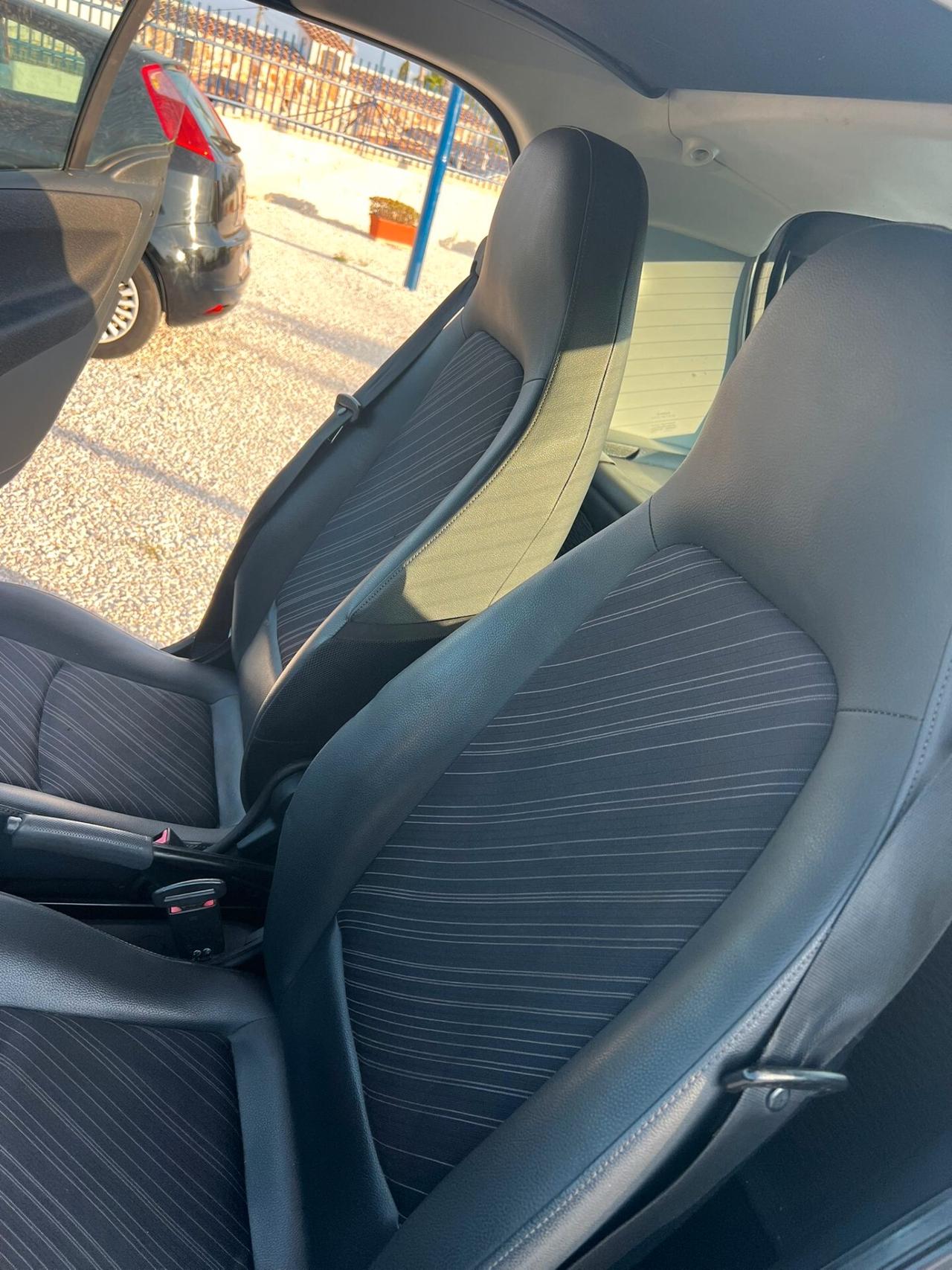 Smart ForTwo 1000 52 kW coupé limited one