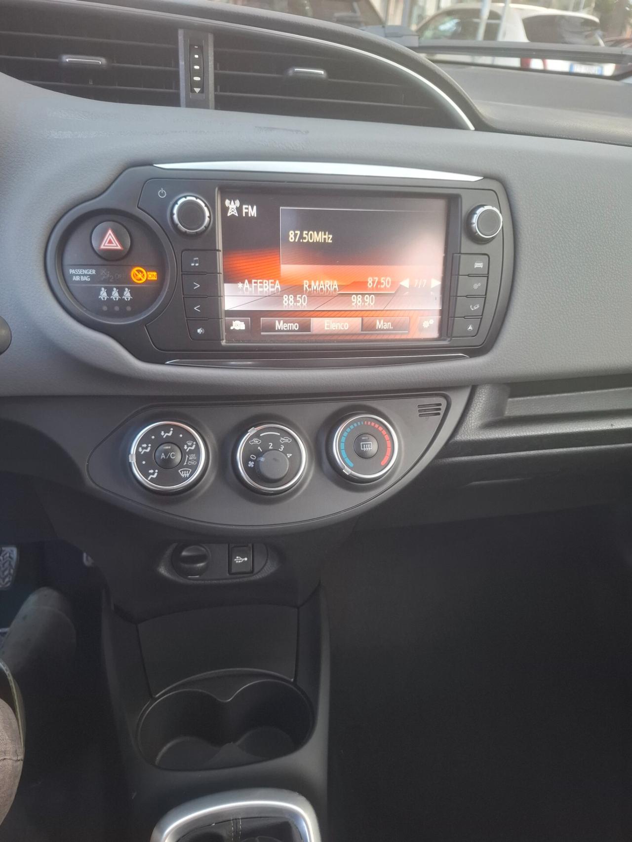 Toyota Yaris - 1.0 VVT-i Lounge Camera